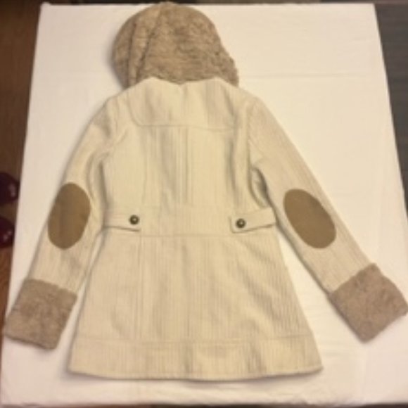 Women's BKE Cream and Tan Winter Jacket Size Medium with Detachable Hood - Picture 2 of 8